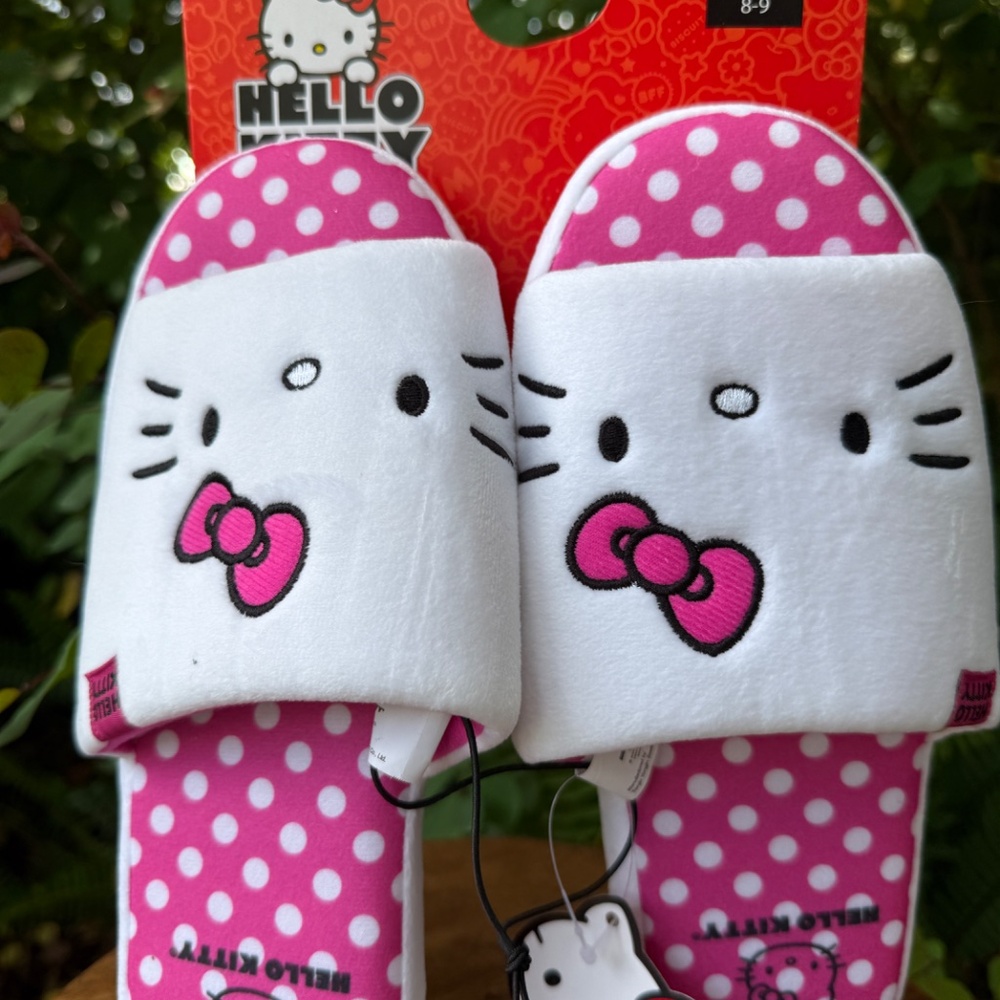 NEW Sanrio Hello Kitty Slides slippers L - 8/9 - Picture 2 of 7